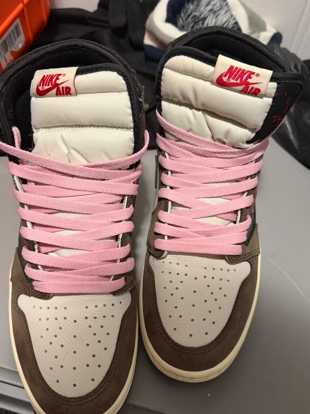 Jordan 1 x Travis Scott - Moha High - Size 9.5 Men image indicator(4)