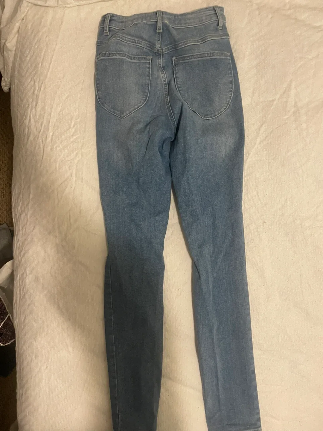 Garage Distressed Light Wash Jeans - Size 01 image indicator(2)