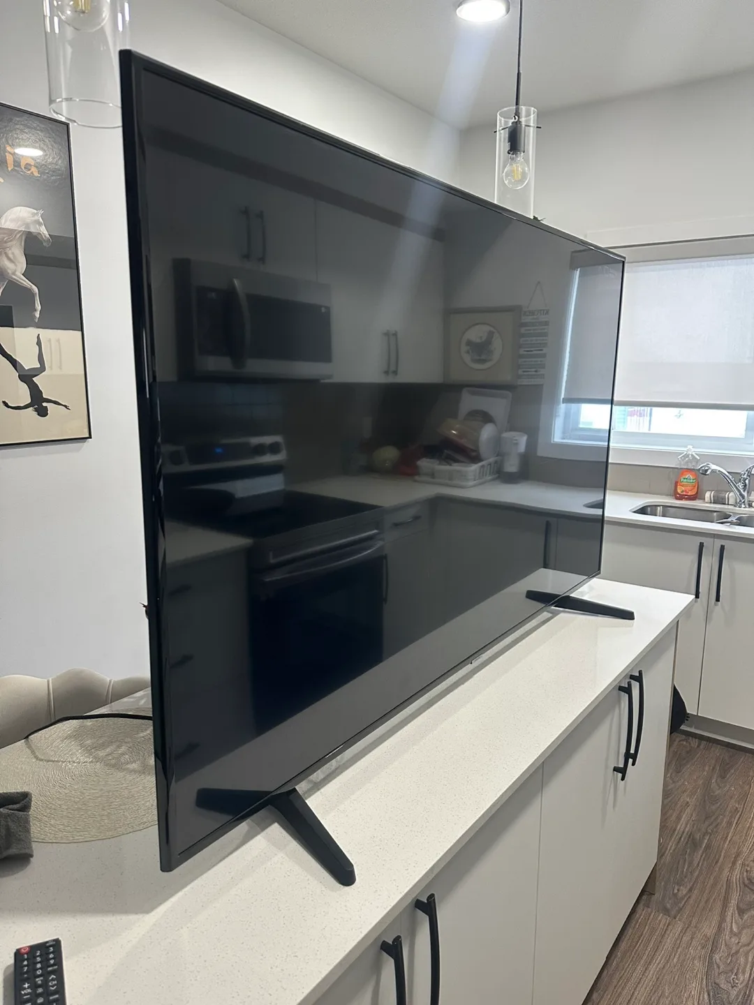 65-Inch Samsung Smart TV – Like New Condition image indicator(2)