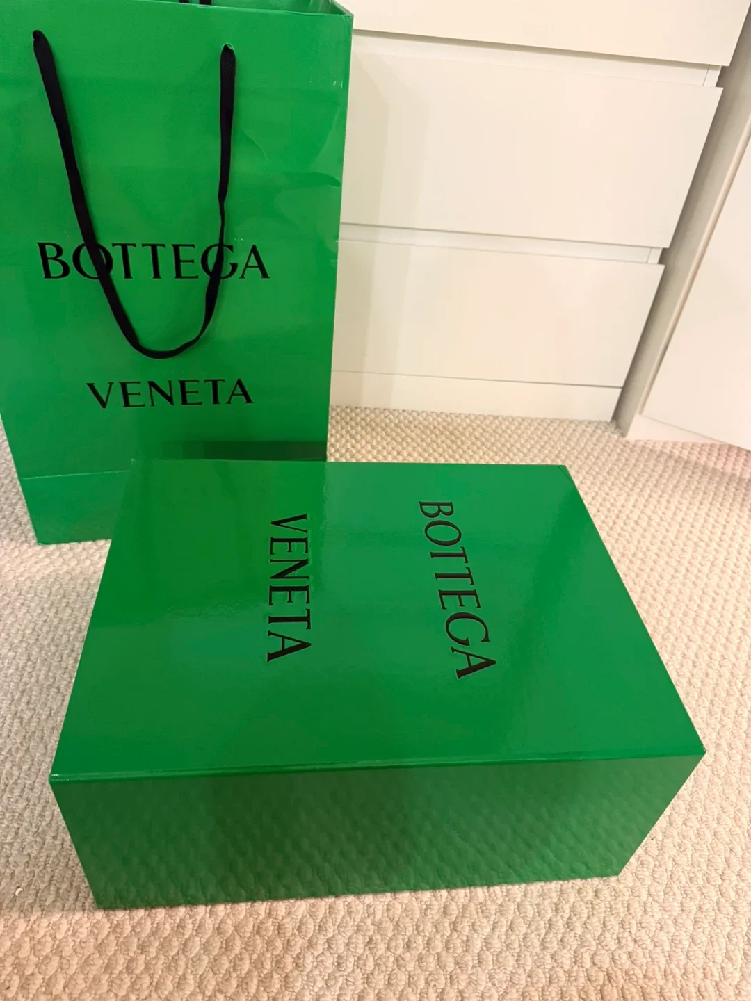 Bottega Veneta XL box and bag image indicator(2)