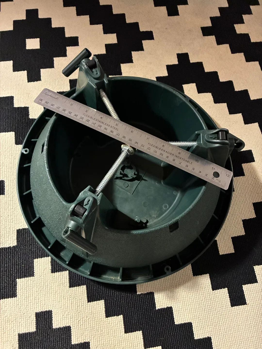 Green Christmas Tree Stand image indicator(2)