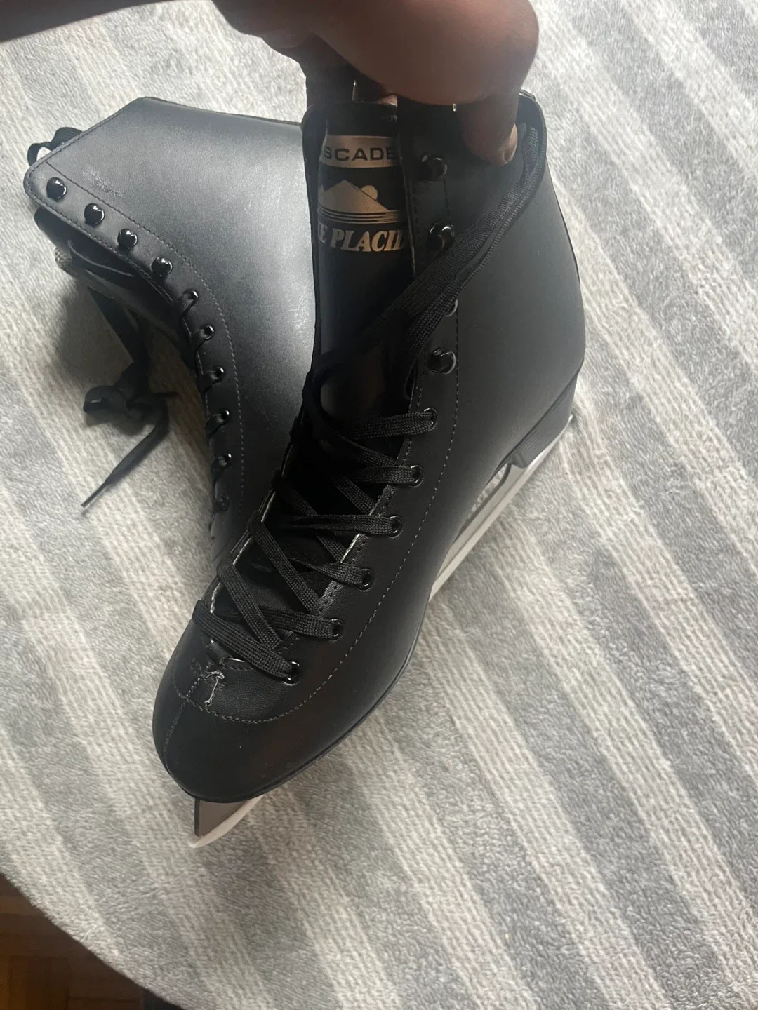 Cascade Lake Placid Black Ice Skates image indicator(3)