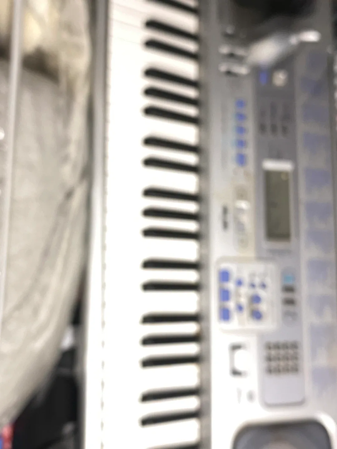 Electronic portable piano