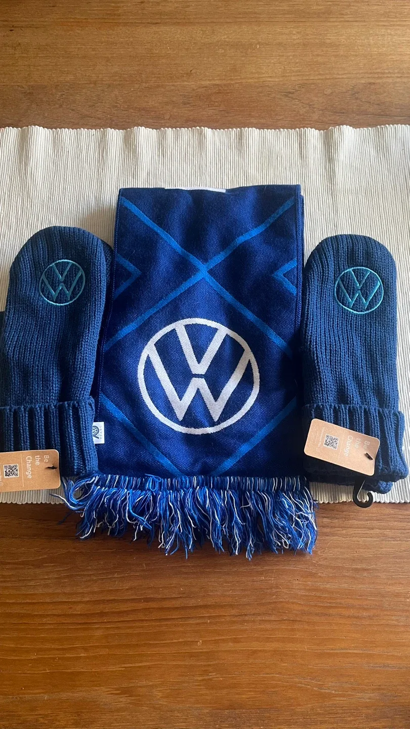 Volkswagen Scarf and Mittens Set - New