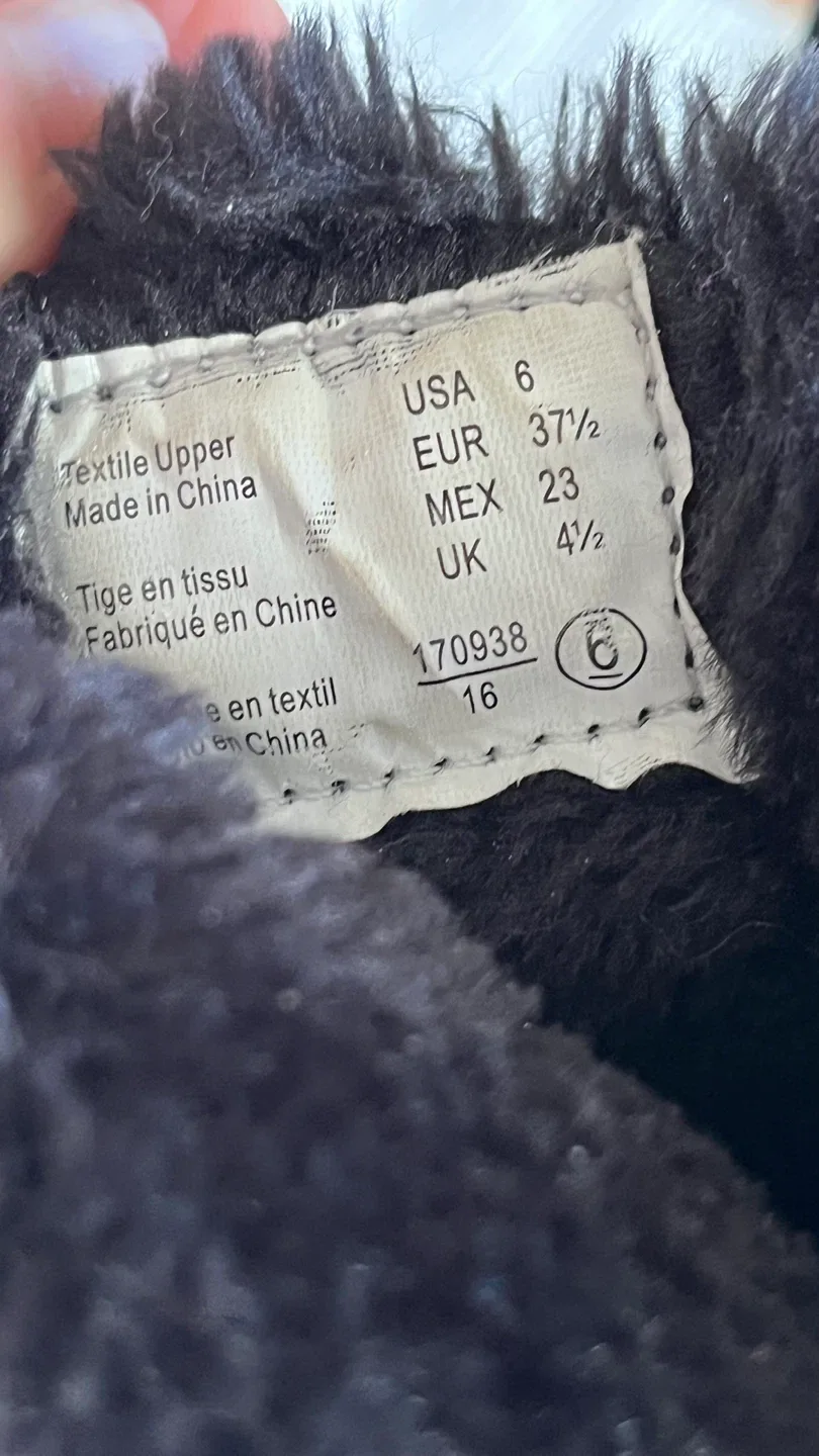 Cougar Black Suede Winter Boots - Size 6 image indicator(3)