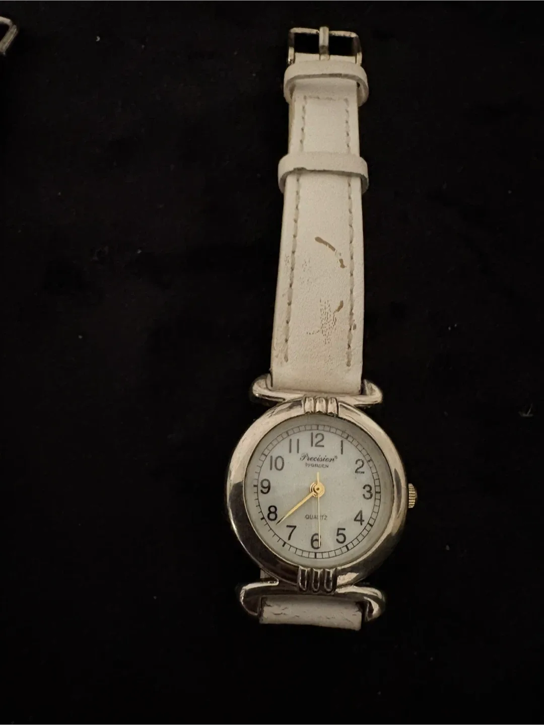 Precision Quartz White Leather Watch image indicator(4)