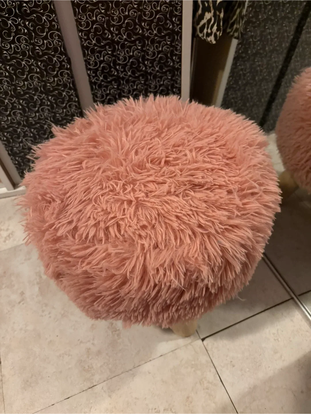 Pink Fluffy Foot Stool image indicator(3)