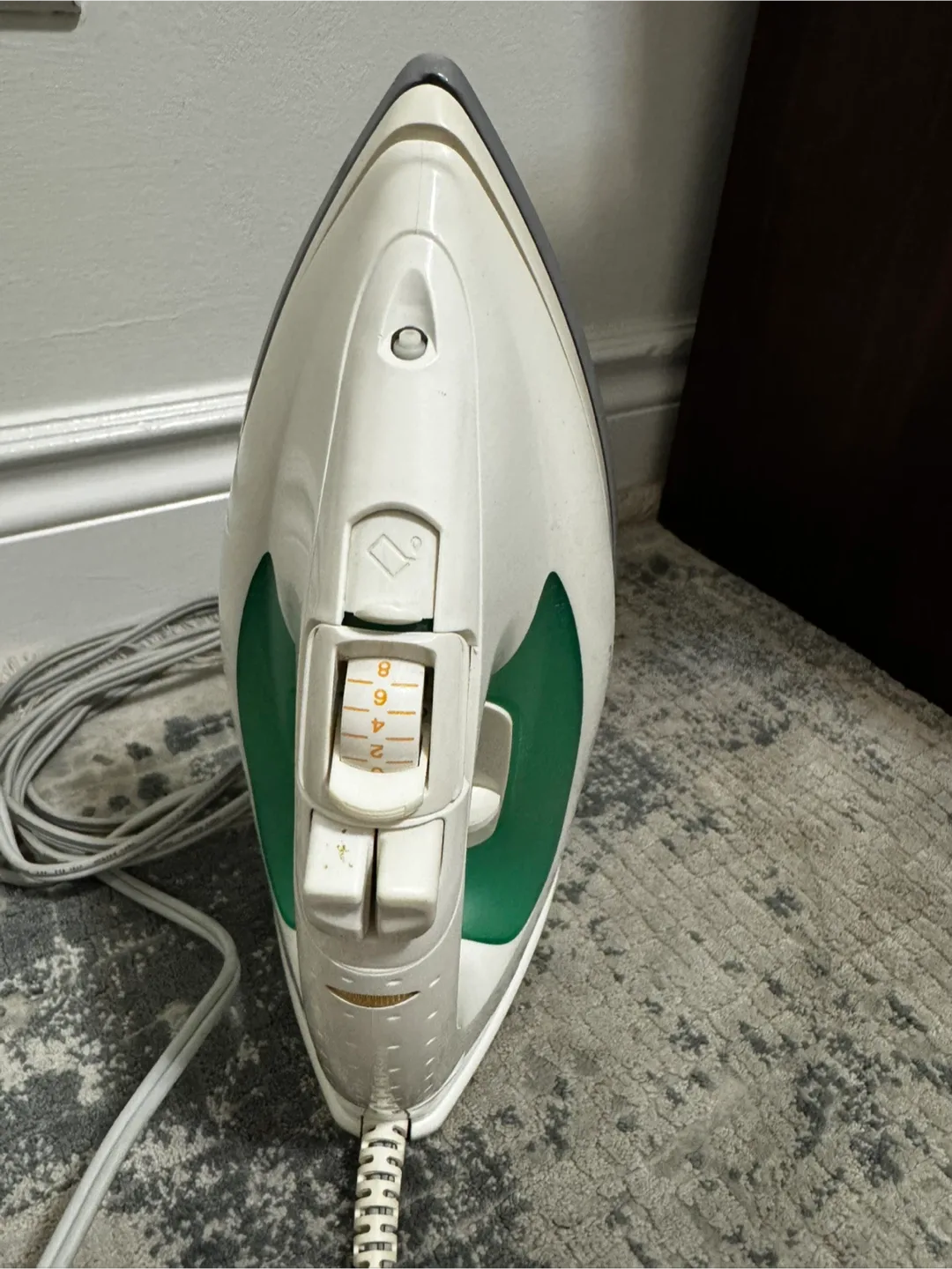 The T-fal Ultraglide Turbo 3-way auto shut-off iron image indicator(2)