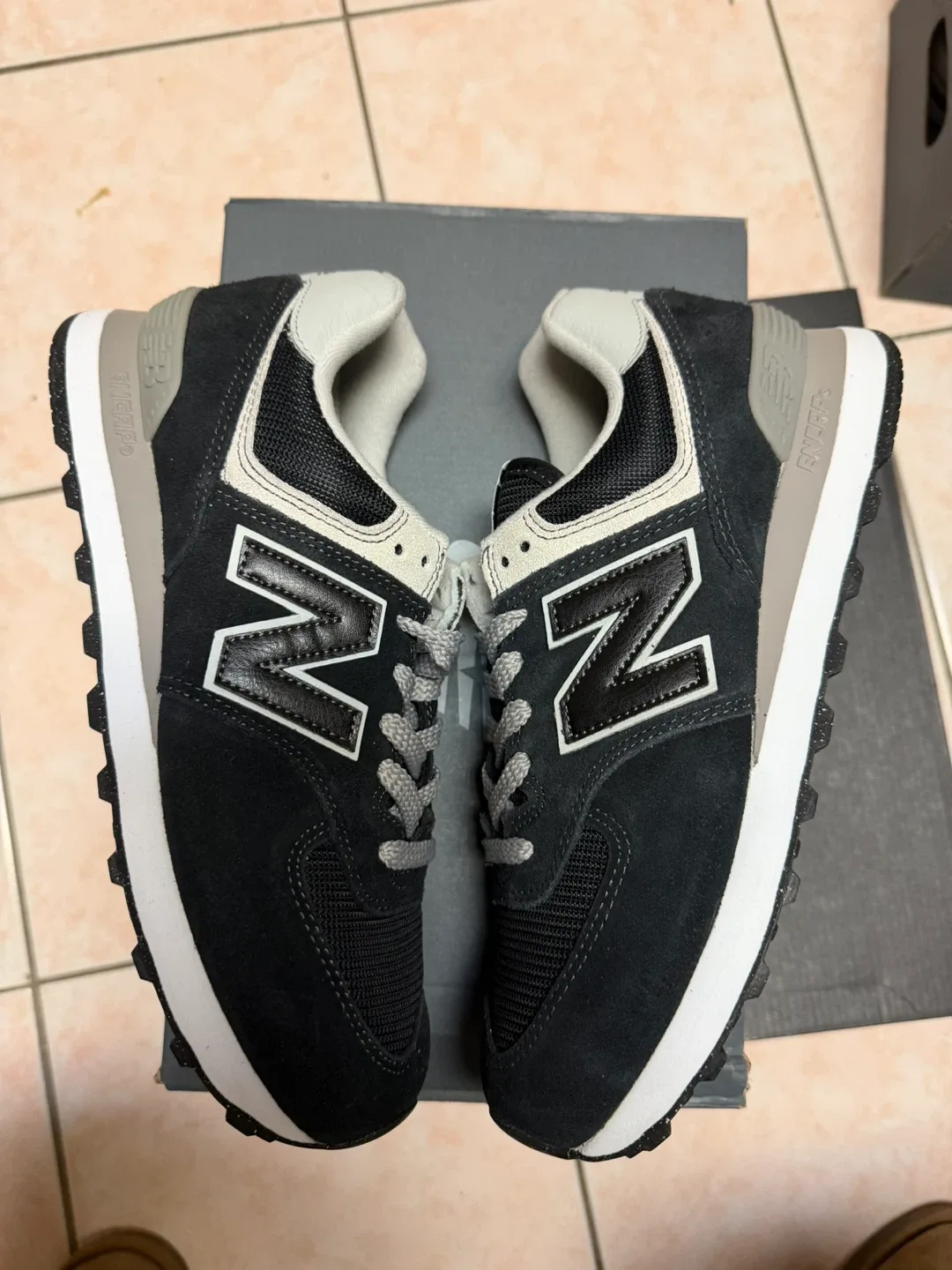 New Balance 574 Classic Black Sneakers size 8 image indicator(5)