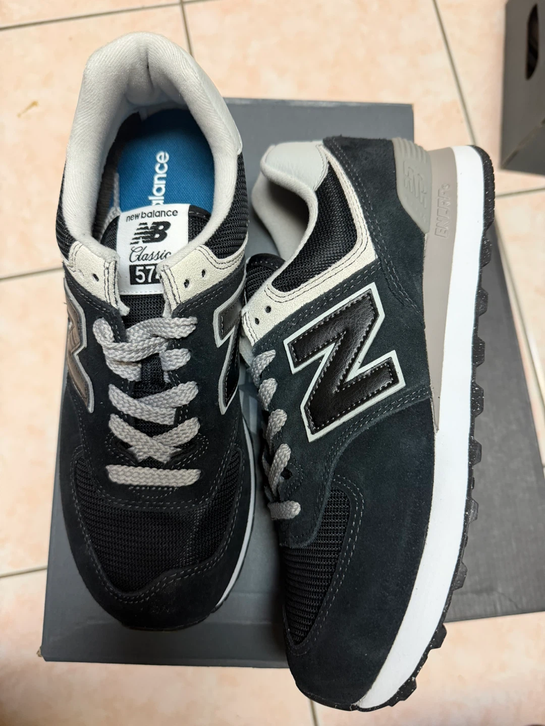 New Balance 574 Classic Black Sneakers size 8