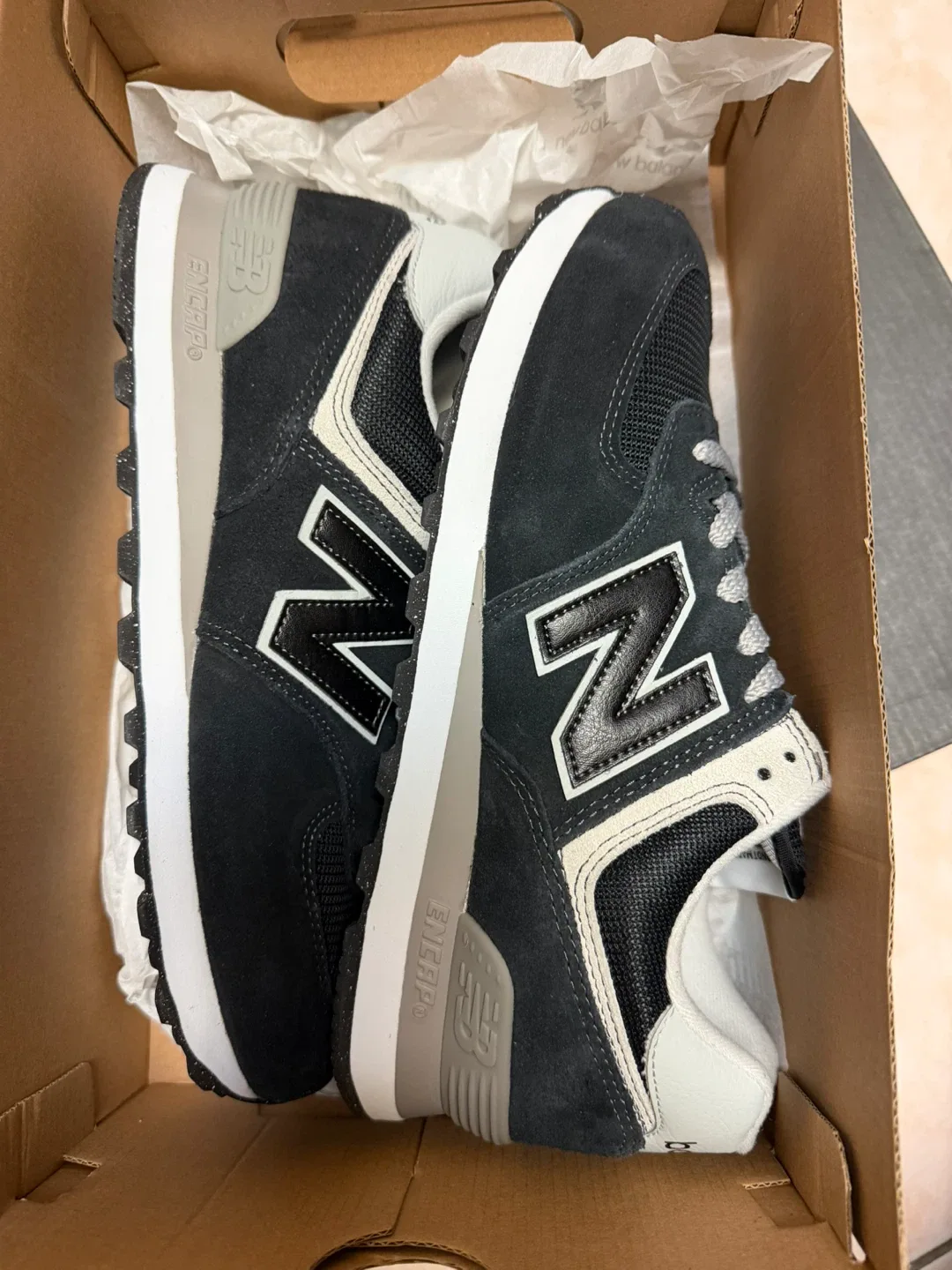 New Balance 574 Classic Black Sneakers size 8 image indicator(6)