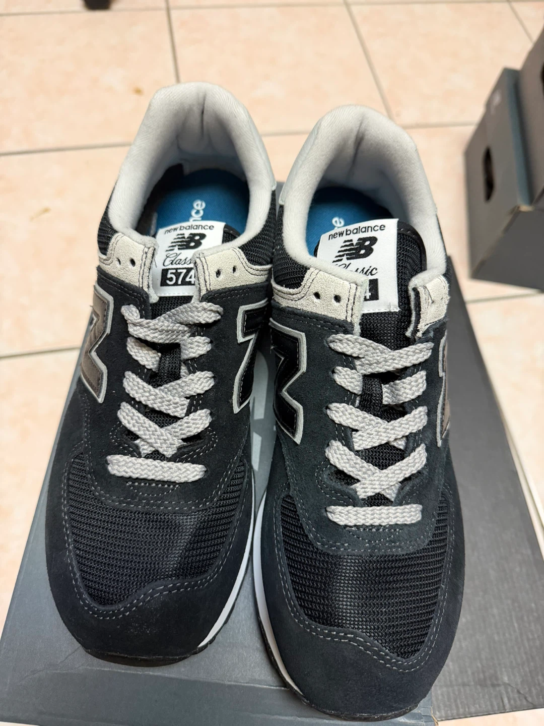 New Balance 574 Classic Black Sneakers size 8 - photo 4
