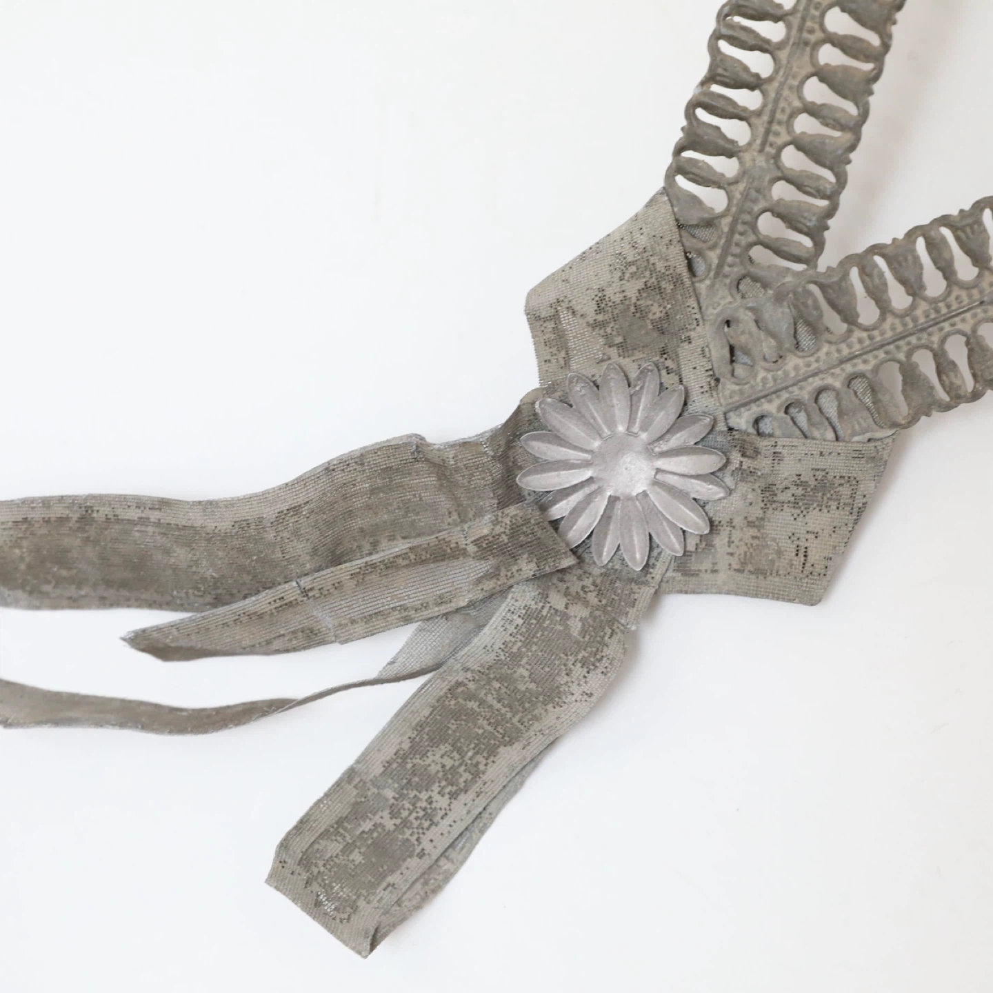 Vintage Gray Metal Mesh Ribbons & Bows decor - photo 2