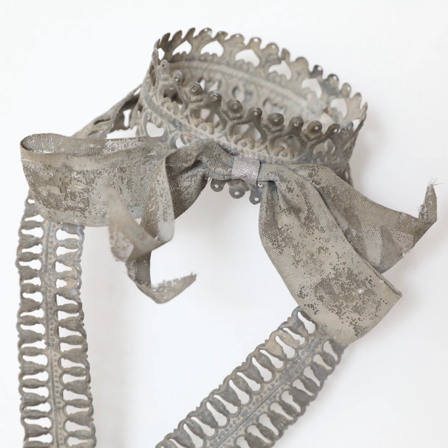 Vintage Gray Metal Mesh Ribbons & Bows decor - photo 3