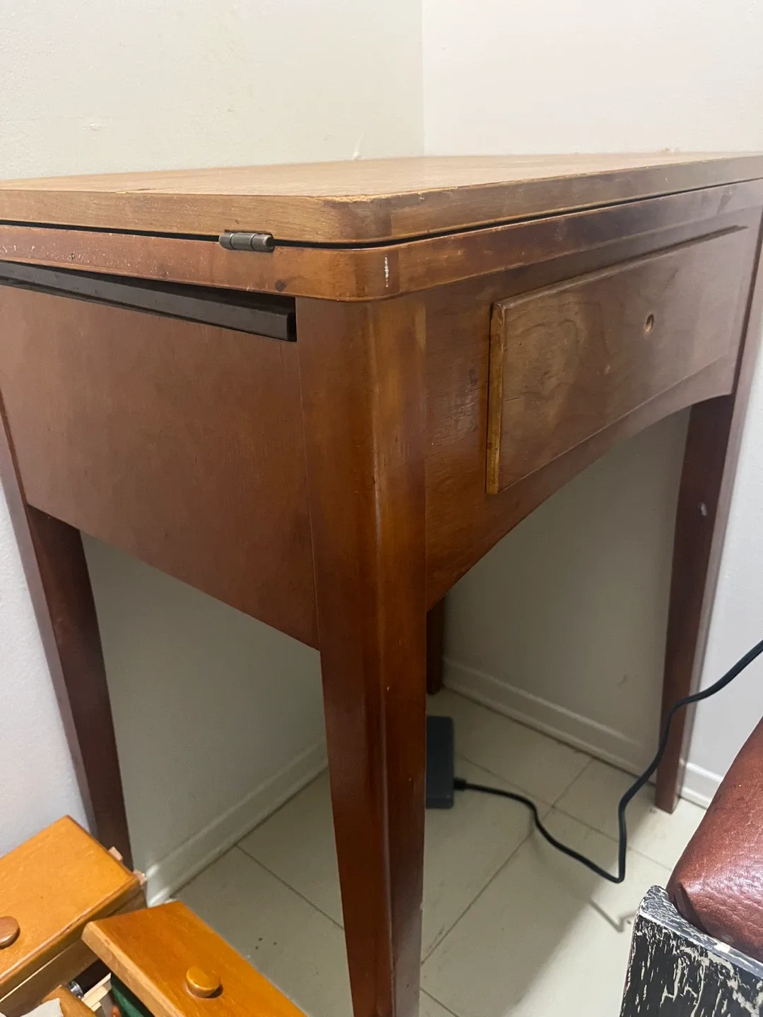 Singer Sewing Machine Table vintage walnut wood