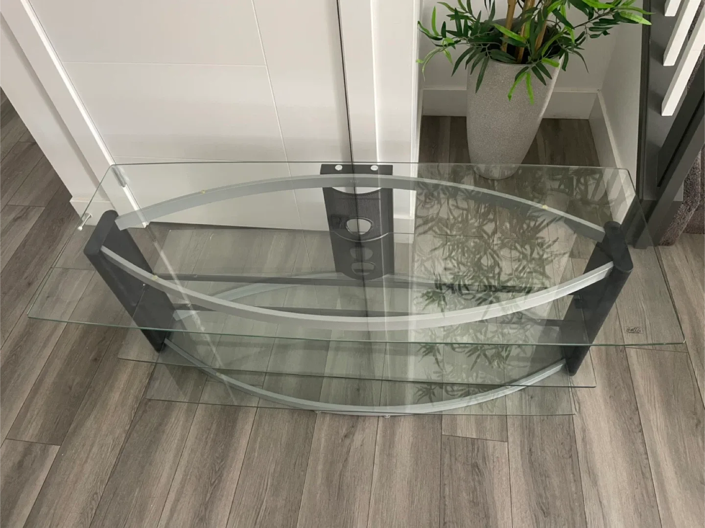 Glass TV Stand image indicator(4)