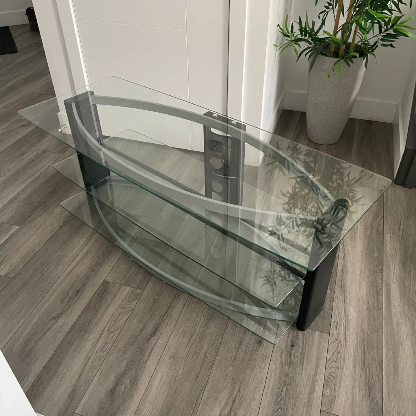 Glass TV Stand image indicator(2)