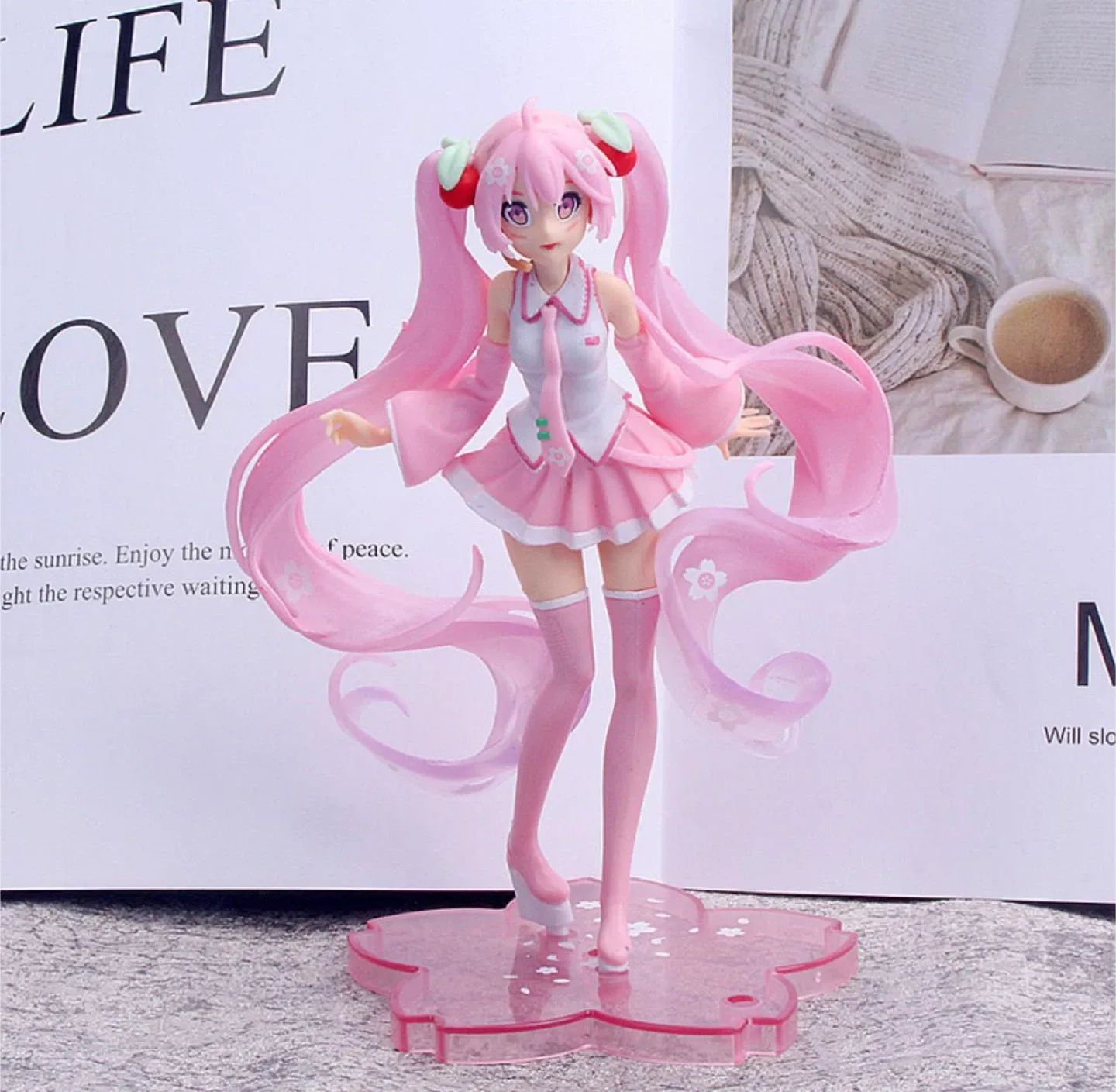 Hatsune Miku Sakura Figure