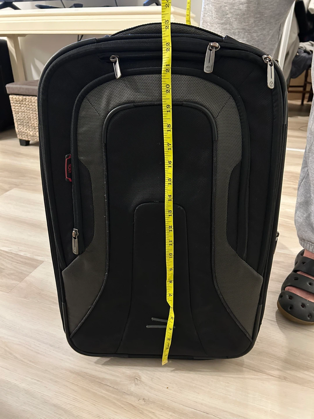 Tumi T-Tech Wheeled Carry-On Suitcase - photo 4