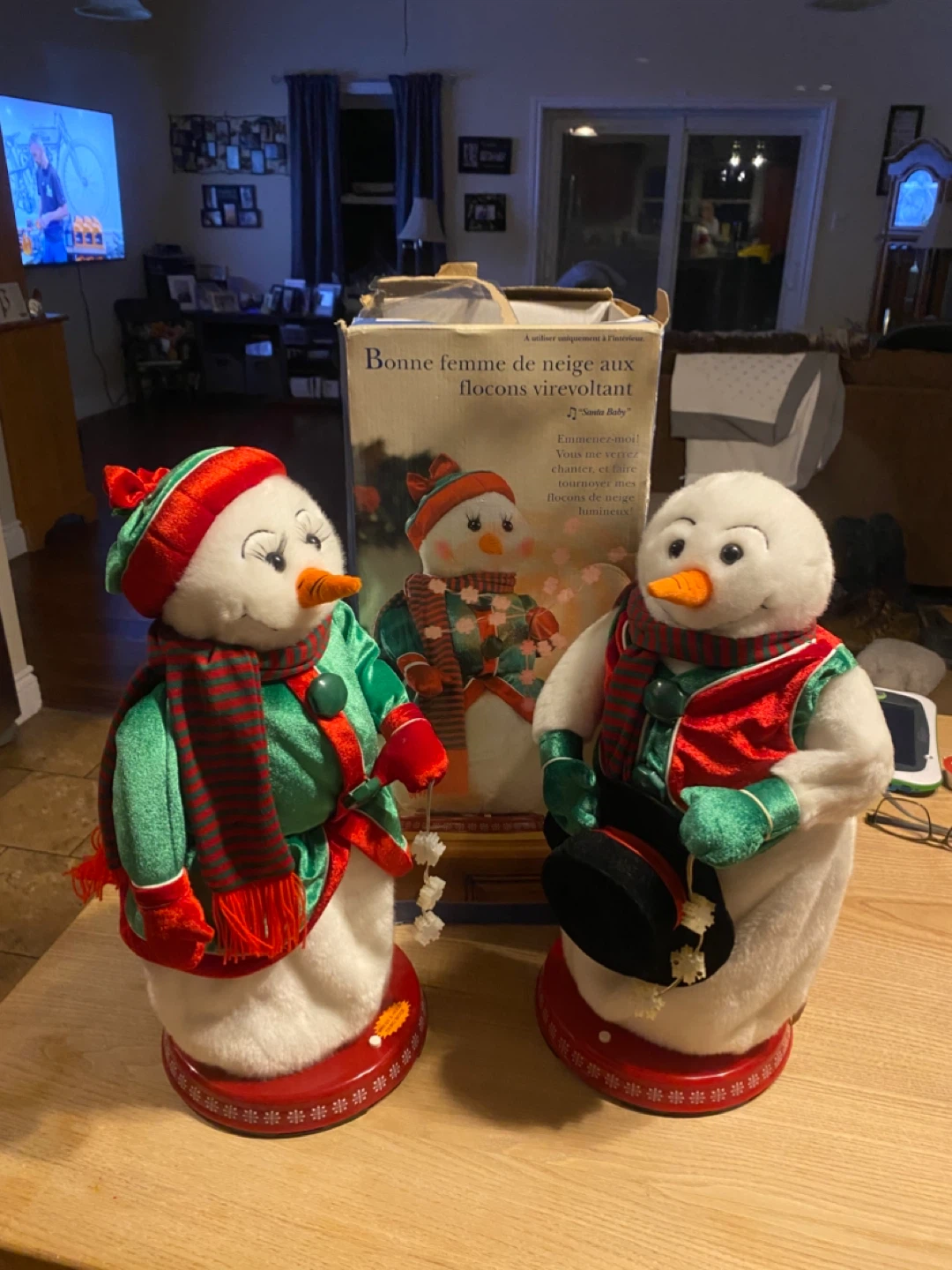 Animated Singing Snowman Couple with Box - photo 5