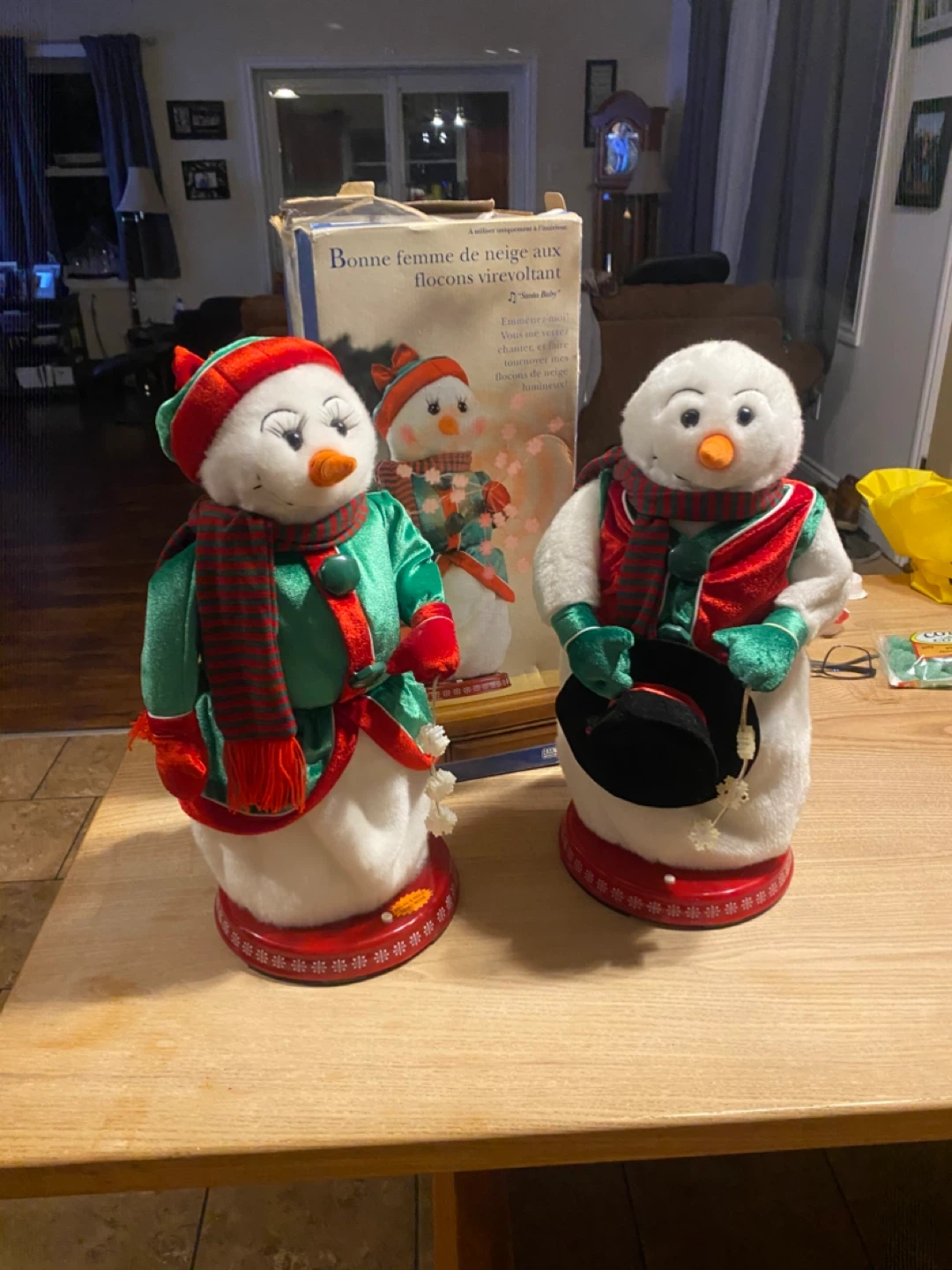Animated Singing Snowman Couple with Box - photo 2