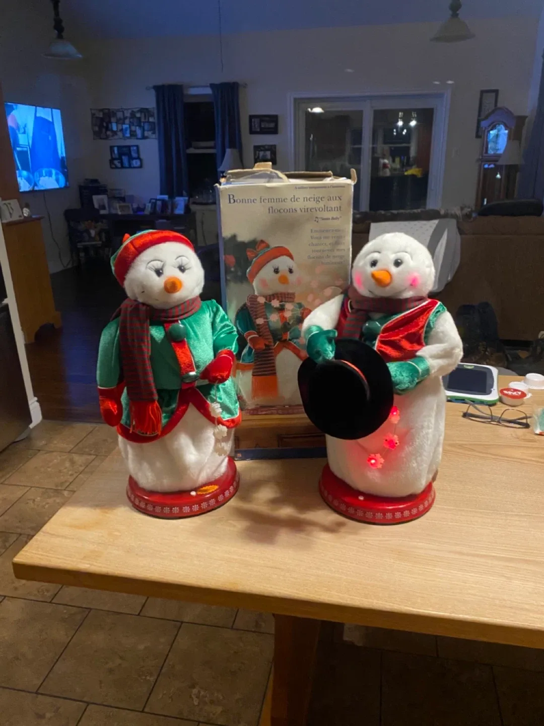 Animated Singing Snowman Couple with Box
