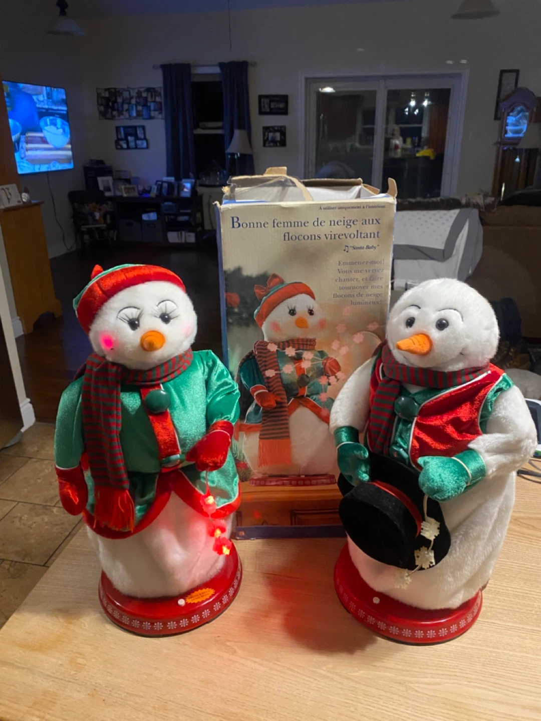 Animated Singing Snowman Couple with Box - photo 4