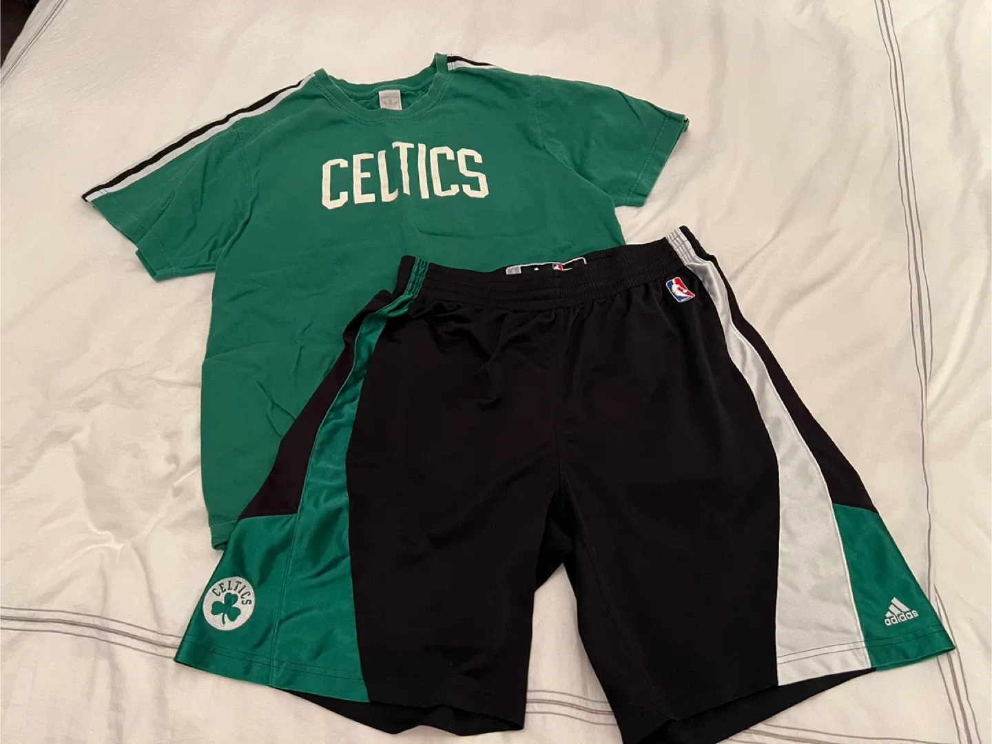 Adidas Celtics T-shirt & Basketball Shorts image indicator(2)