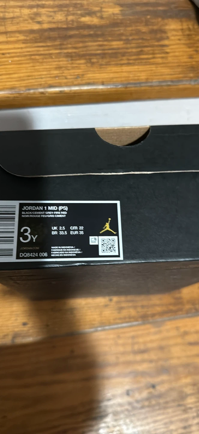 Nike Air Jordan 1 Mid (PS) - Size 3Y - photo 3