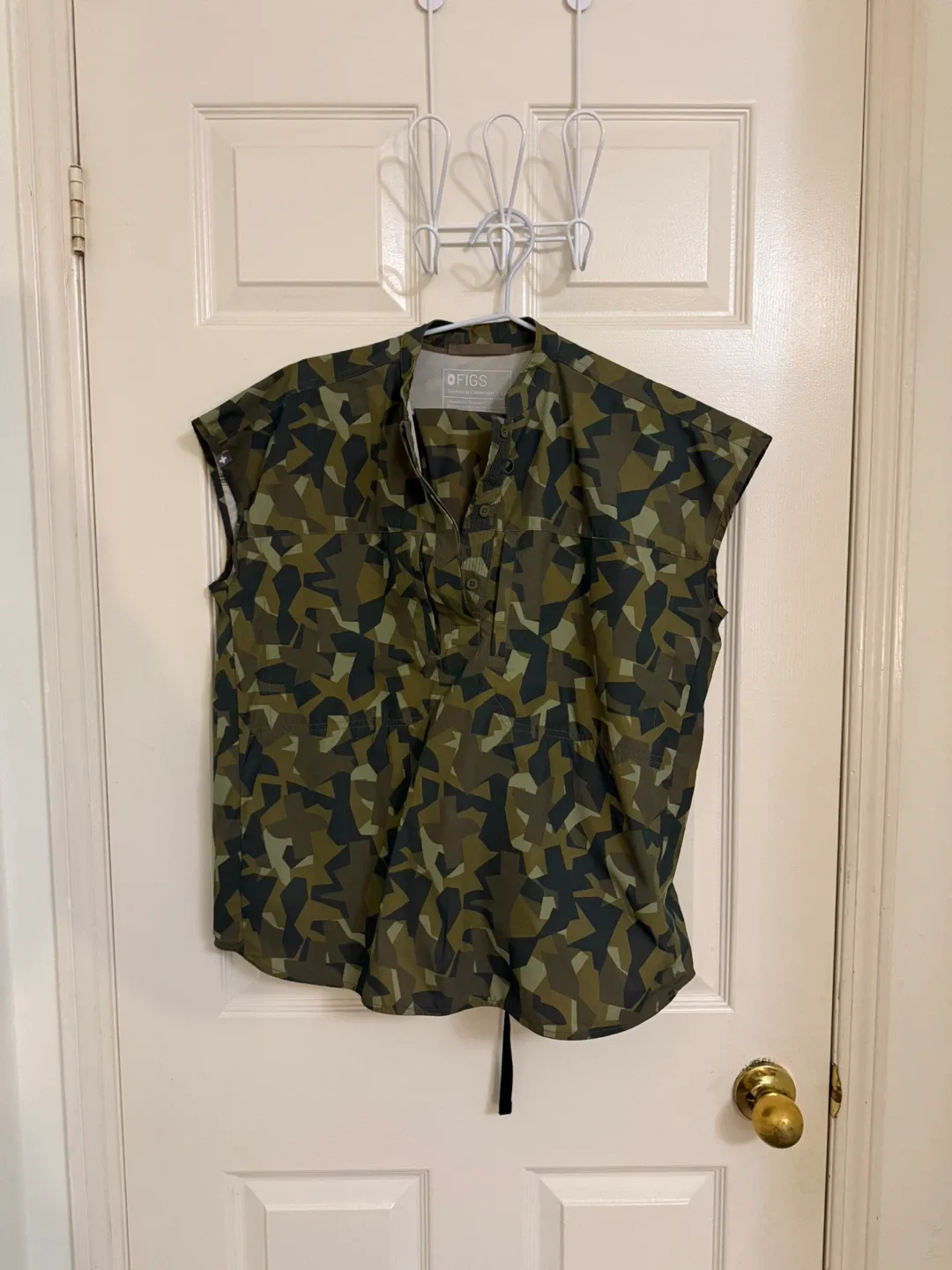 FIGS Technical Collection Top - Size XS pants small