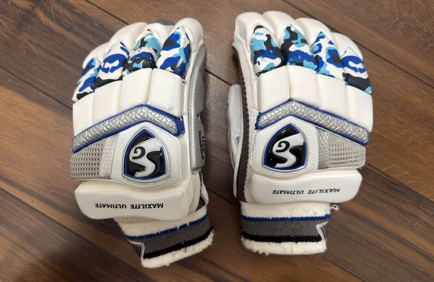 SG Maxlite Ultimate Cricket Batting Gloves for left handed