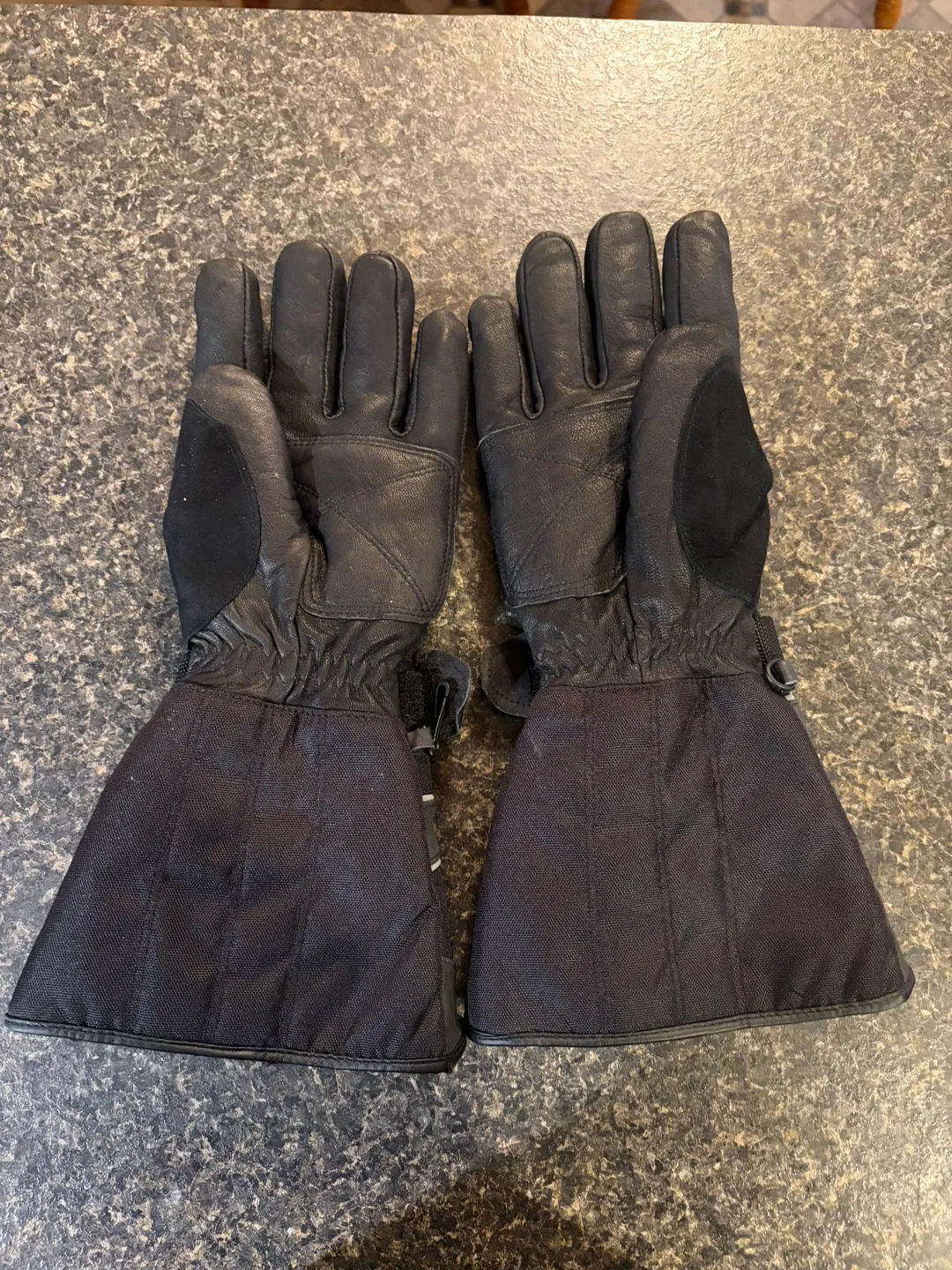 Men’s winter gloves (large) image indicator(3)