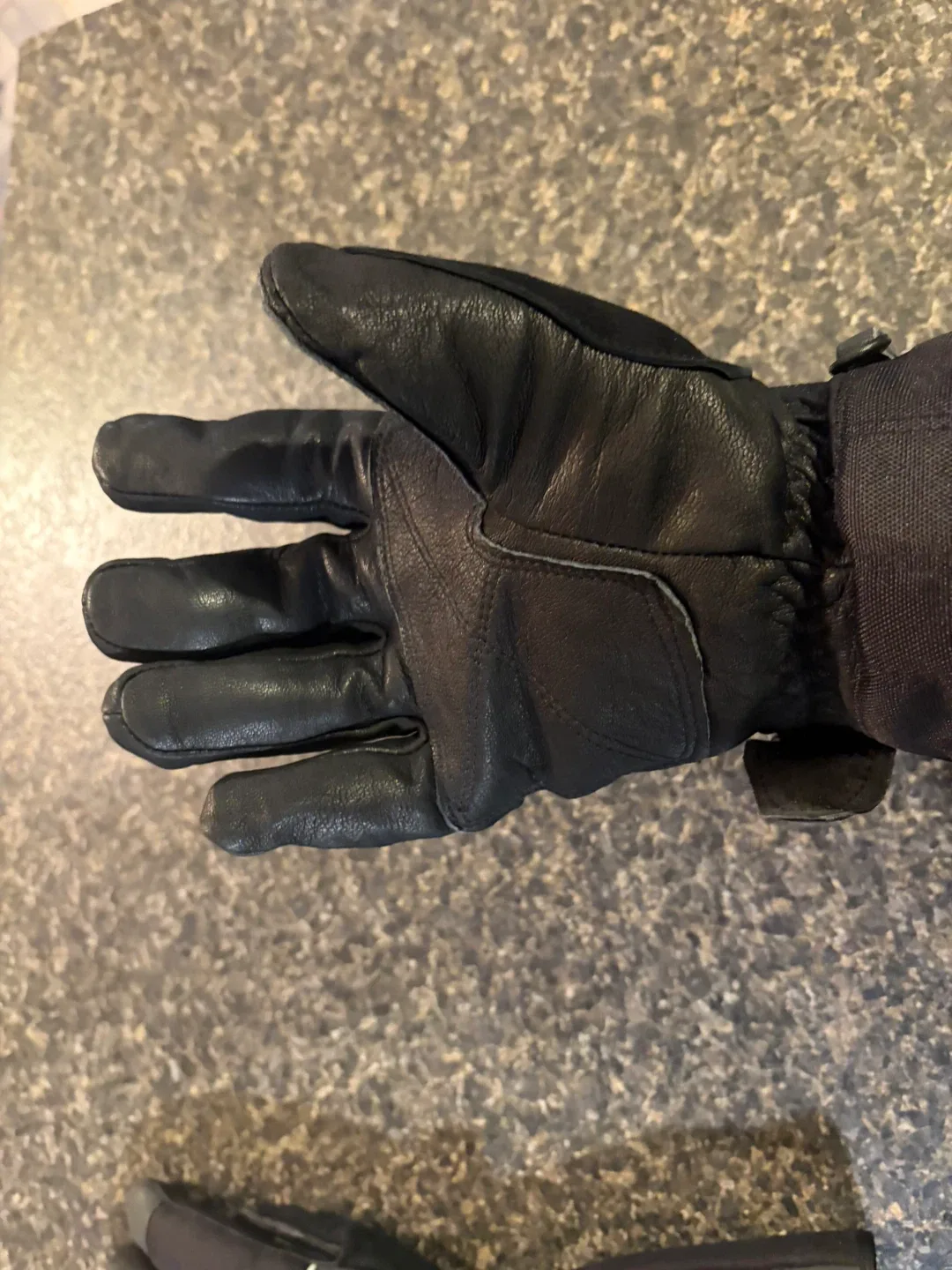 Men’s winter gloves (large) image indicator(7)