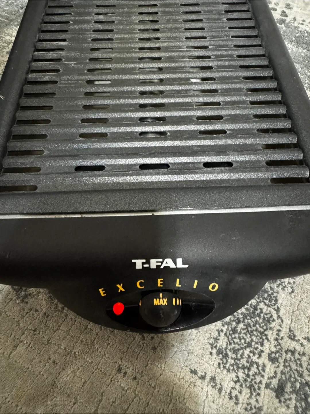 T-Fal Excelio indoor grill, gently used image indicator(2)