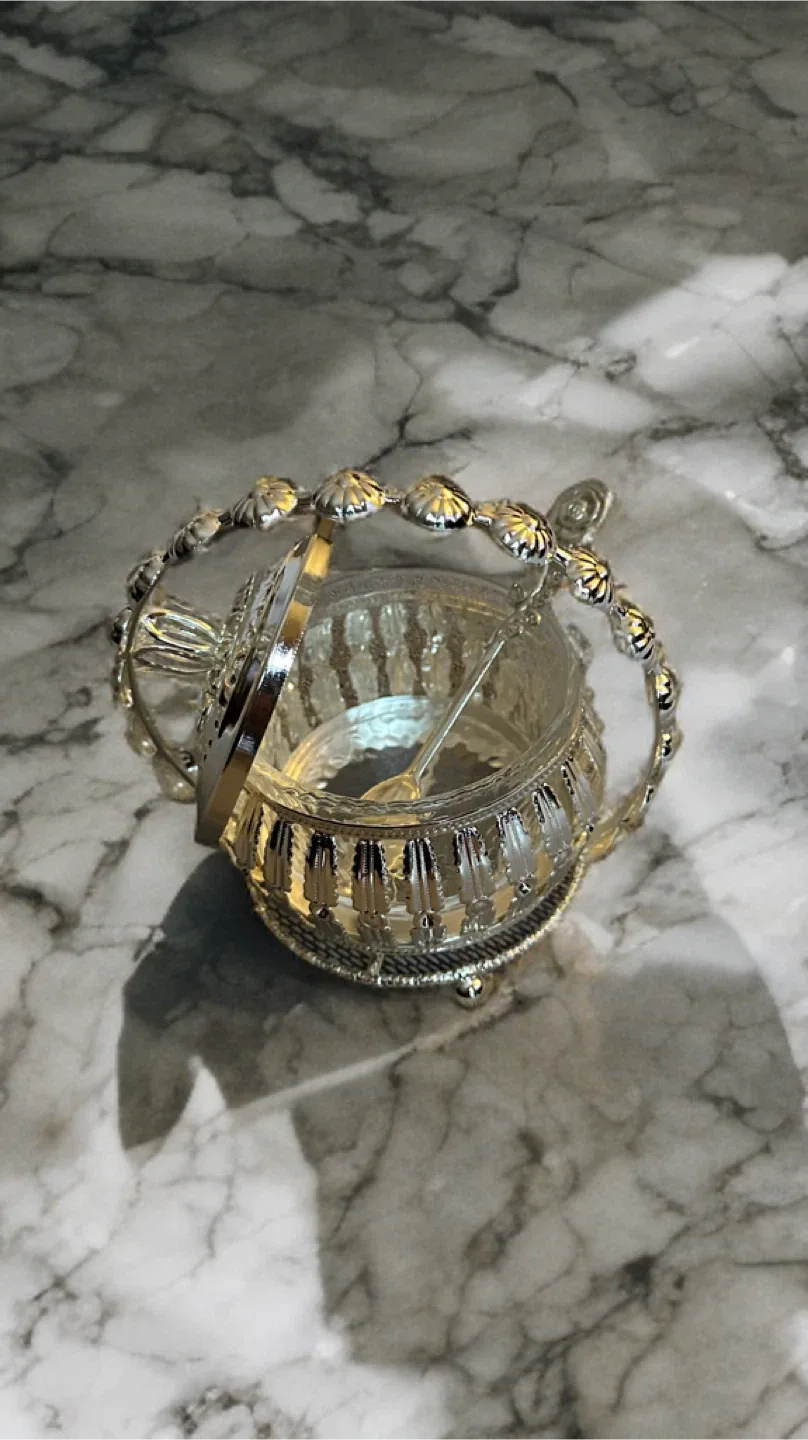 Decorative Gold/Silver Sugar Bowl with Lid image indicator(4)