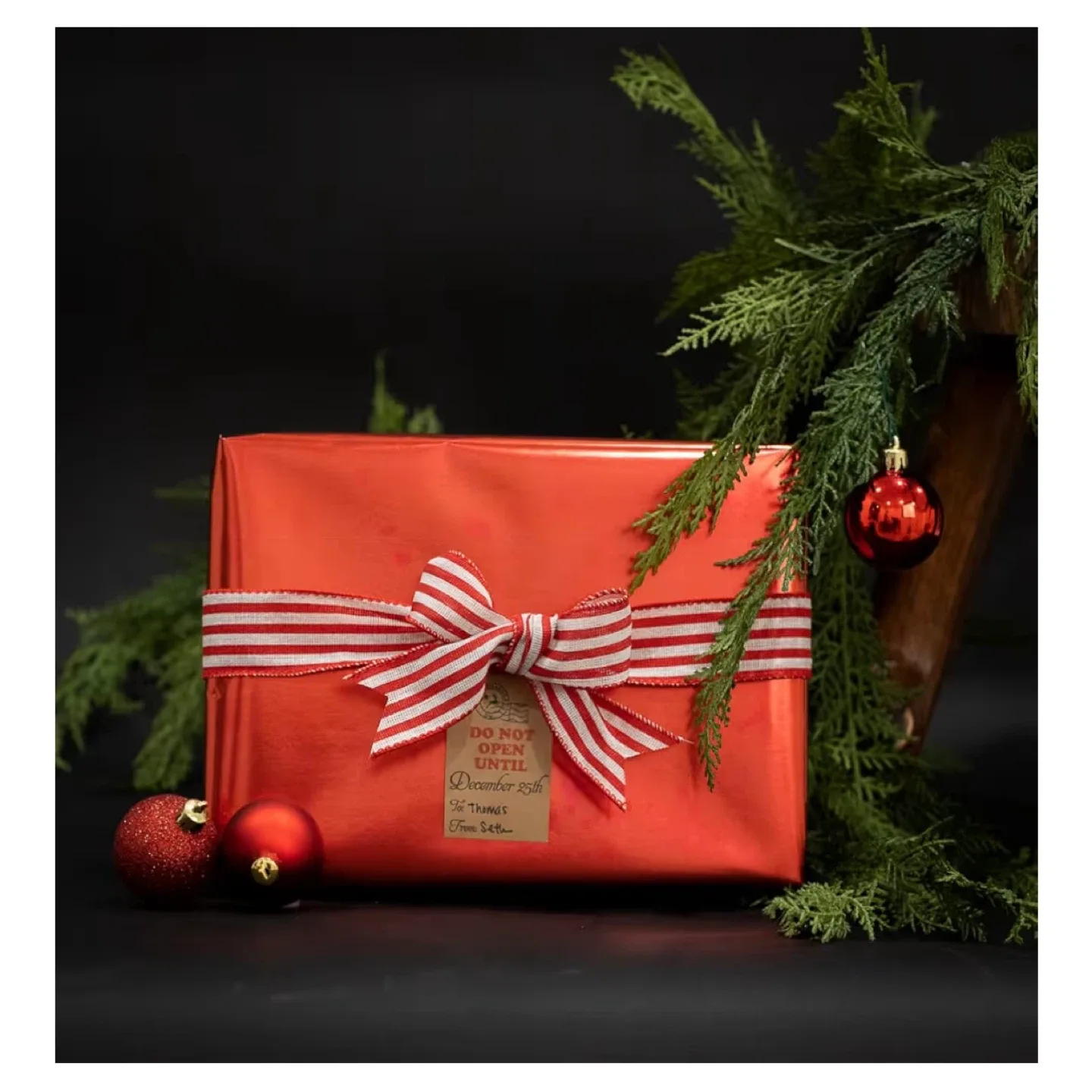 Roll of 60 “Do Not Open Until December 25” Gift Tags image indicator(5)