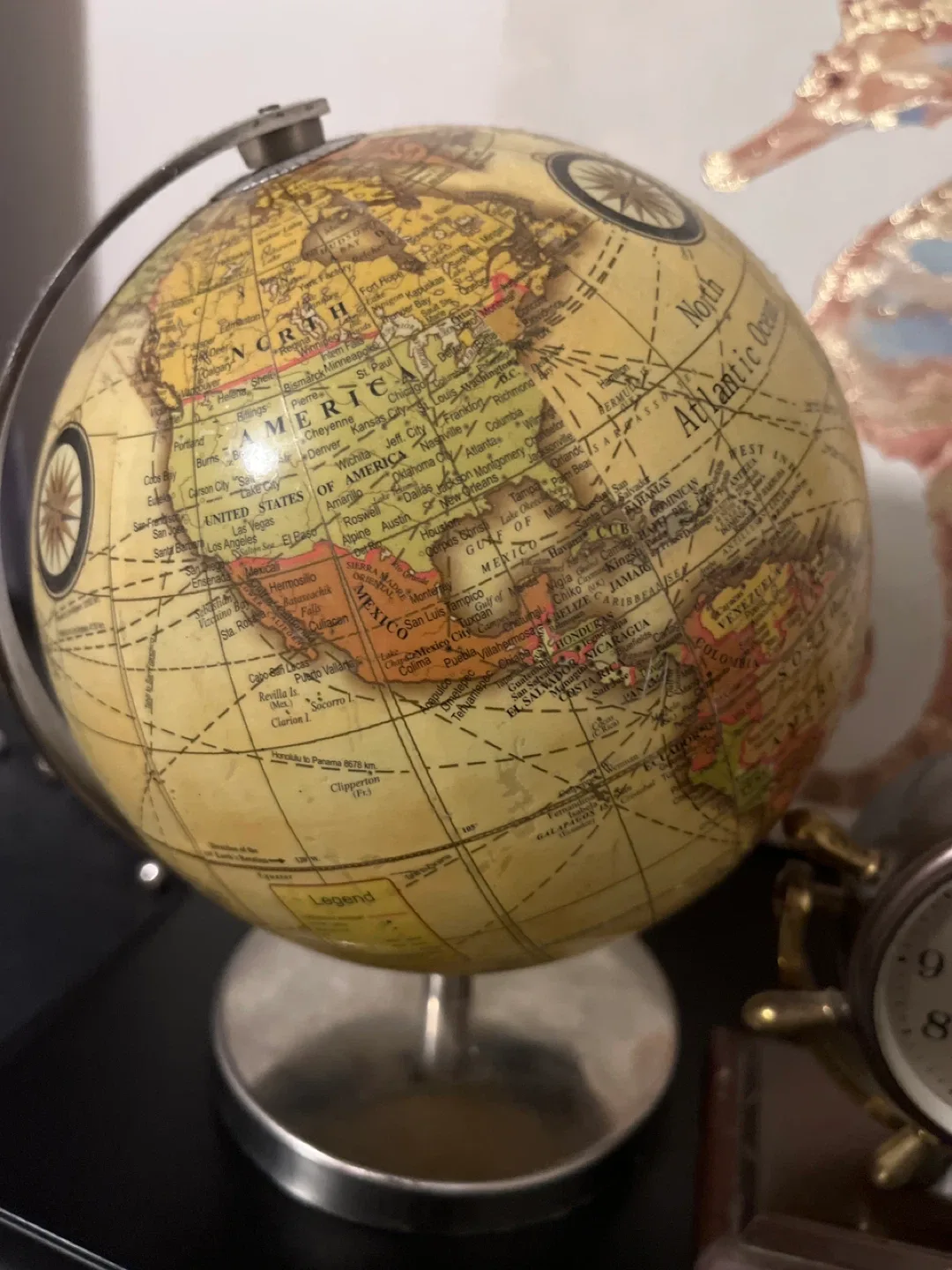 Vintage World Globe image indicator(4)
