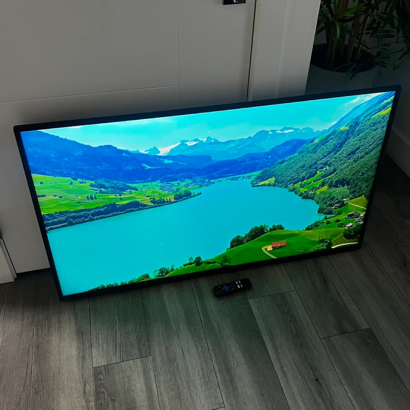 Sharp 50" Smart TV image indicator(5)