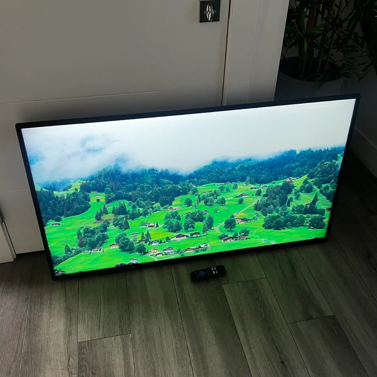 Sharp 50" Smart TV image indicator(7)