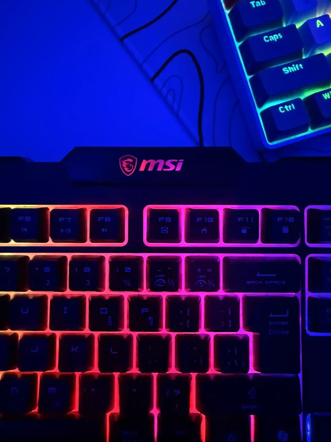 Wired MSI Forge GK100 Gaming Keyboard image indicator(2)