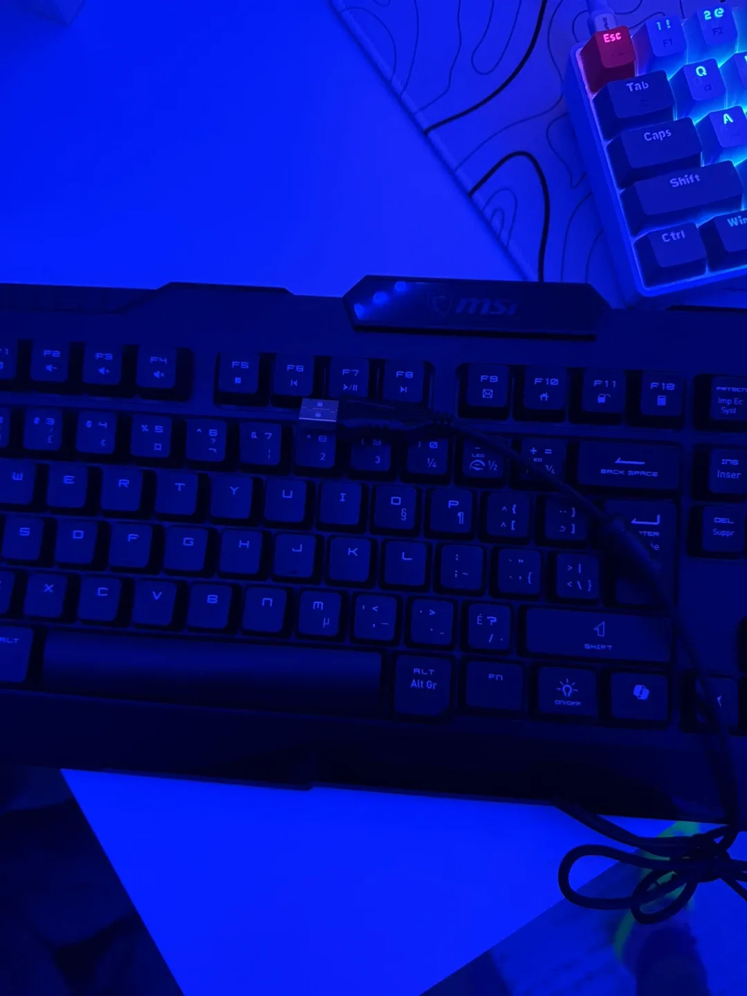 Wired MSI Forge GK100 Gaming Keyboard image indicator(5)