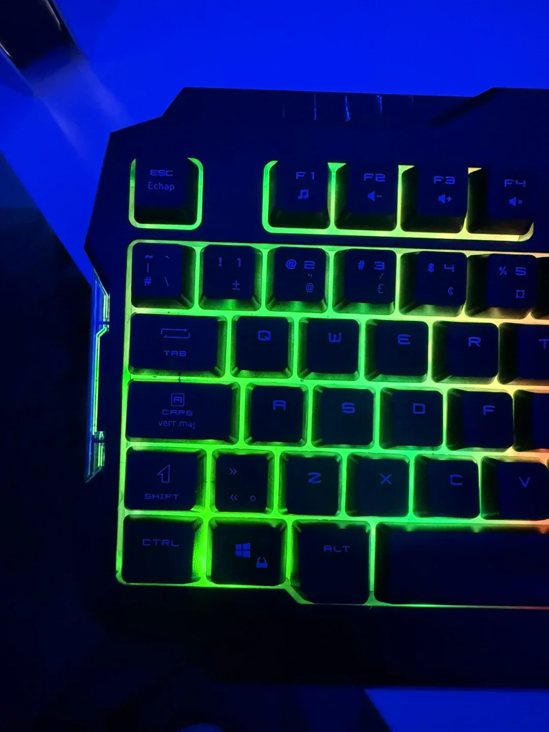 Wired MSI Forge GK100 Gaming Keyboard image indicator(4)