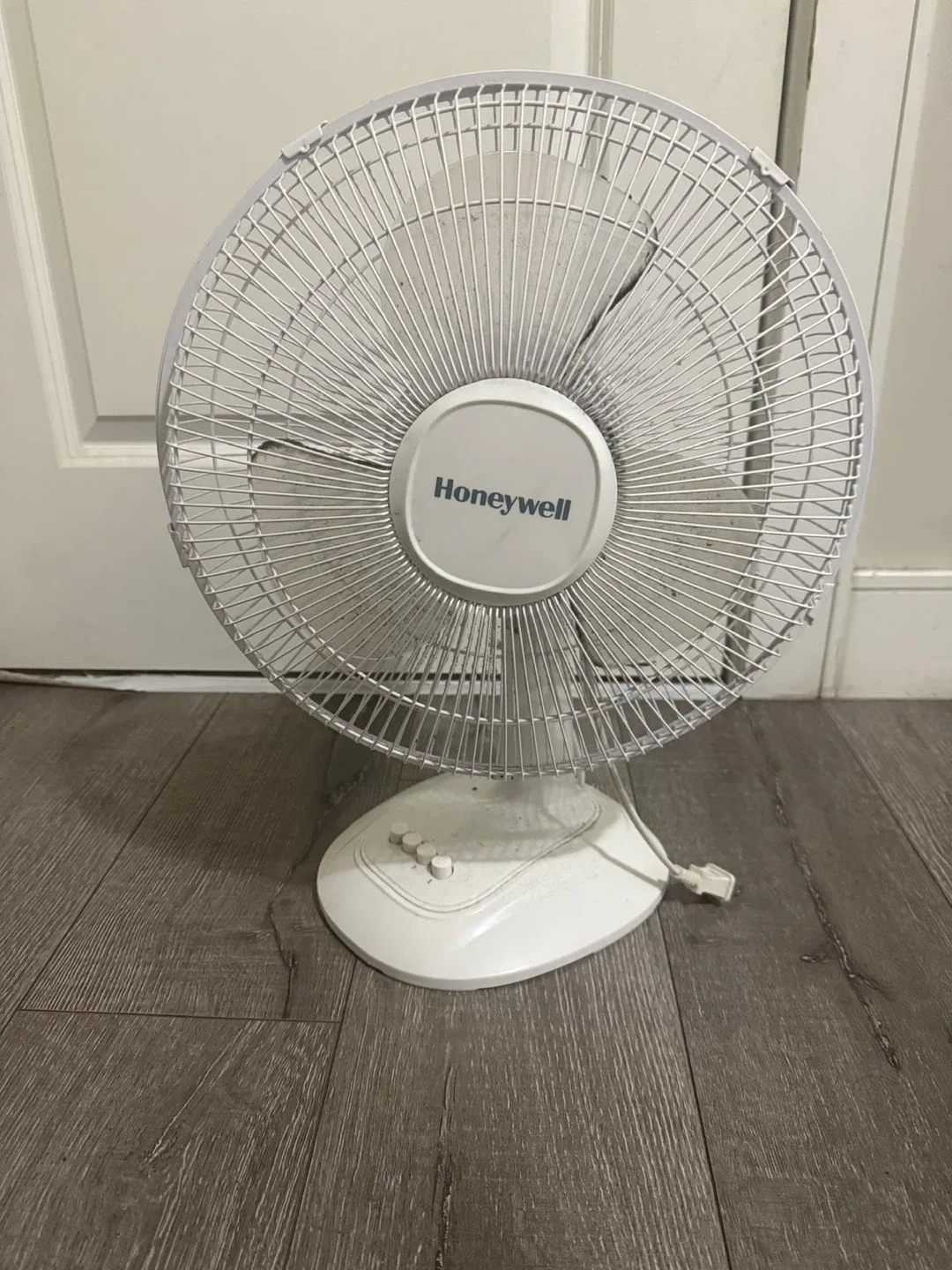 Honeywell Table Fan - White