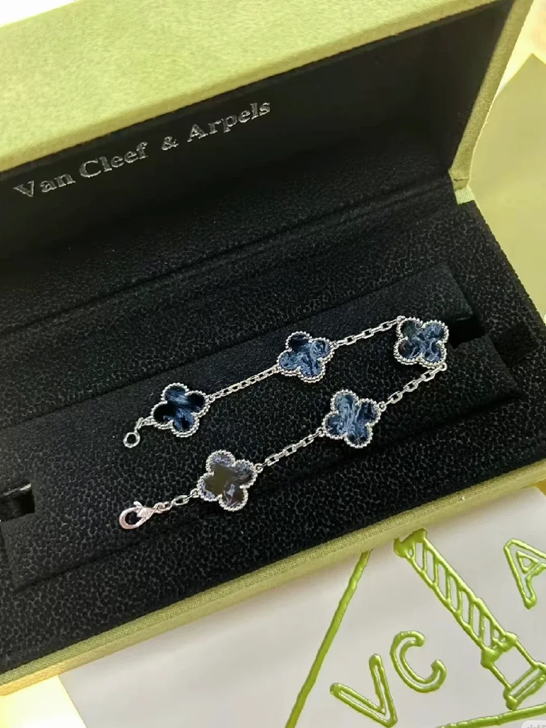 Van Cleef & Arpels Alhambra Bracelet image indicator(2)