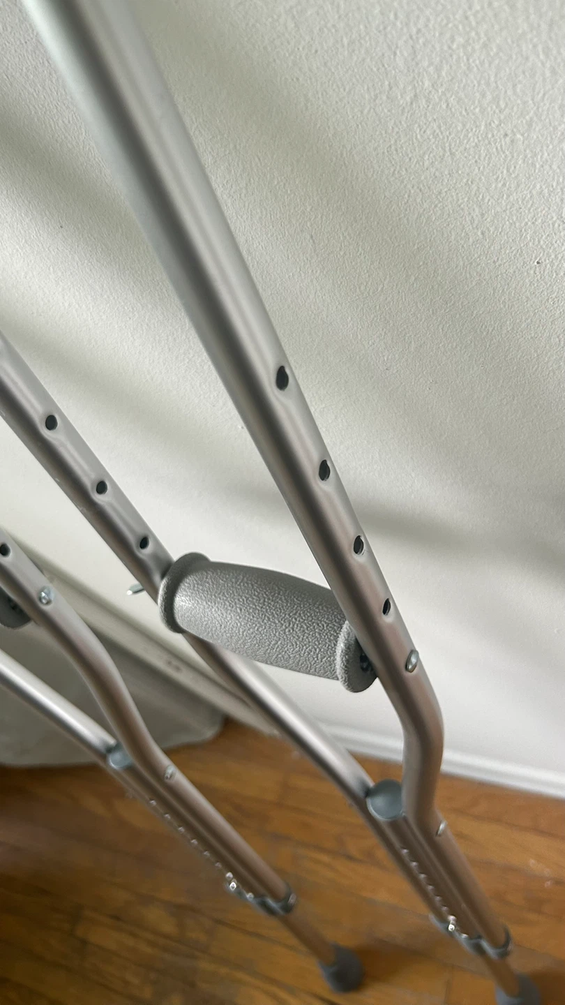 Adjustable Aluminum Crutches New - photo 3