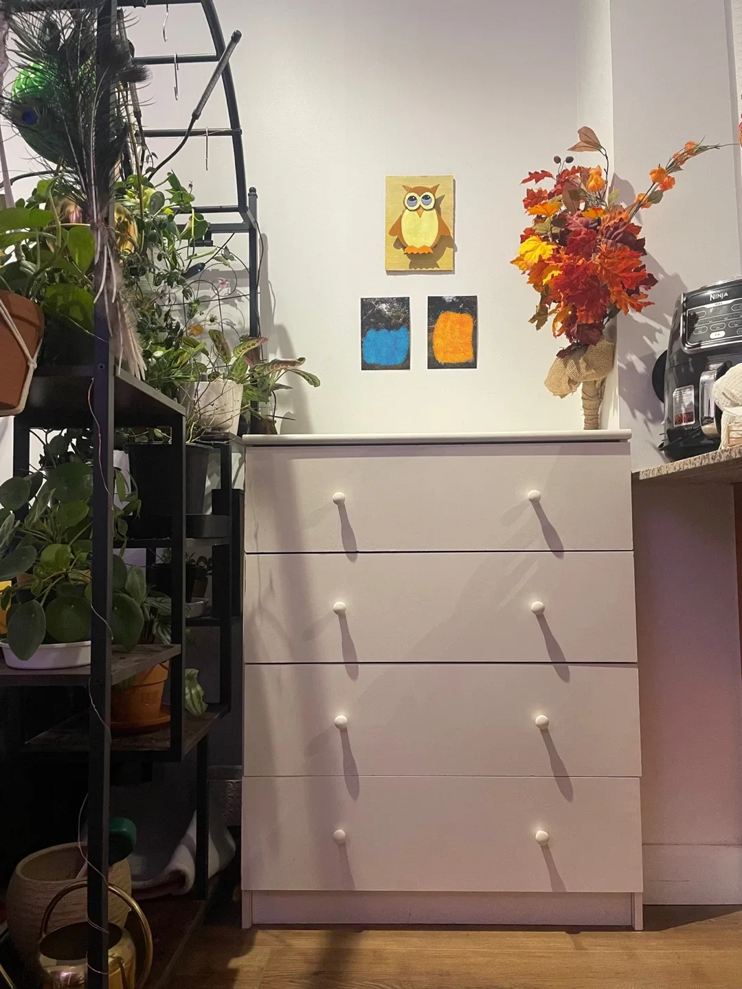 White 4-Drawer Dresser (31.5"x19"x40")