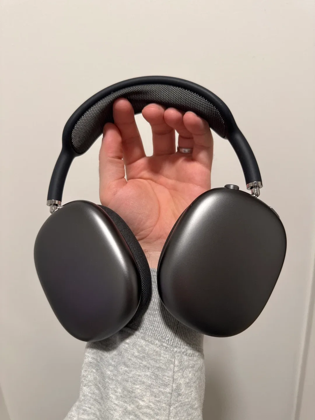 Apple Airpods Max - Dark Grey image indicator(2)