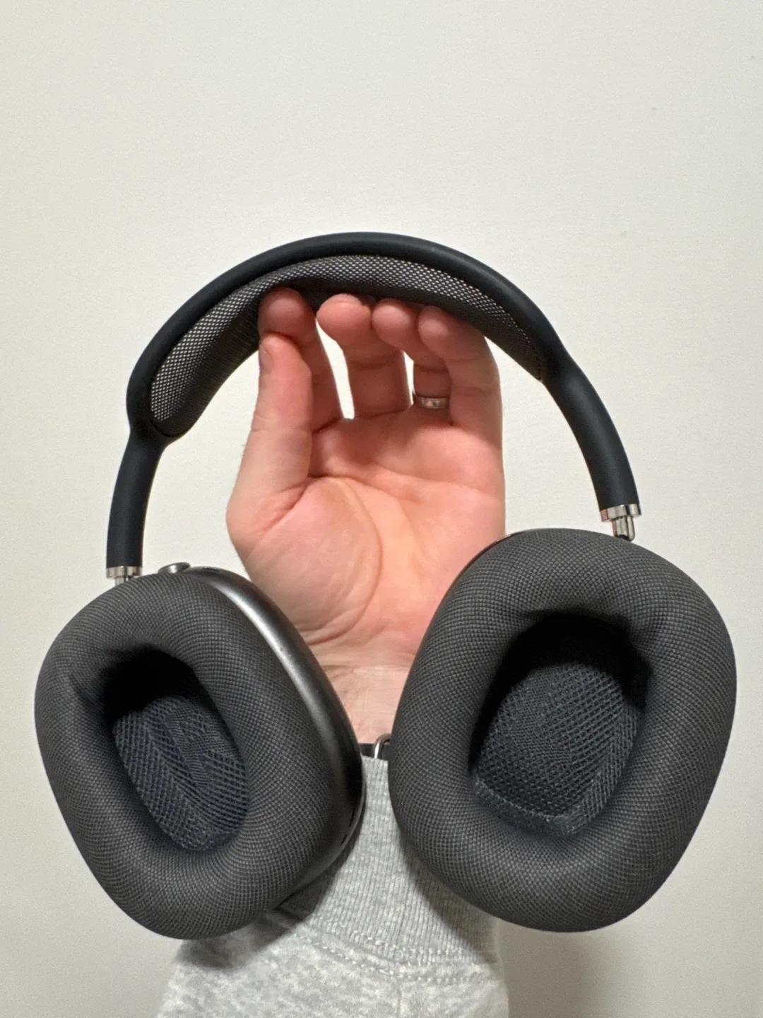 Apple Airpods Max - Dark Grey image indicator(3)