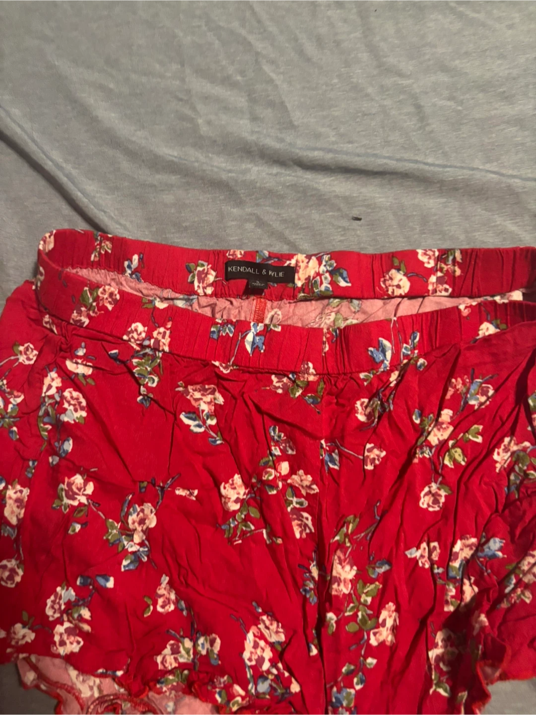 Kendall & Kylie Red Floral Shorts - Size large - photo 2
