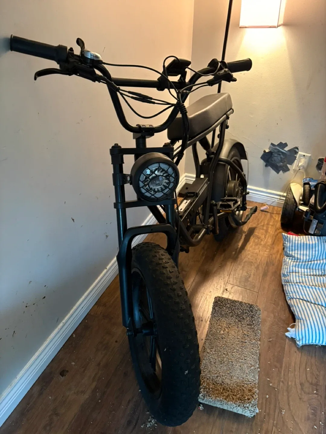 Two Windone Electric Bikes  - Great Condition! image indicator(3)